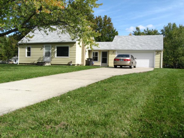Auction - 3 Bedroom Cape Cod

